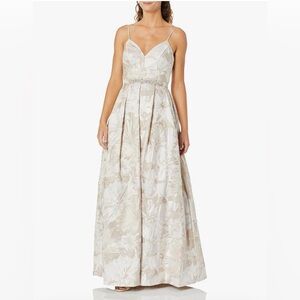 MOVING SALE 🏡 Nordstrom Eliza J Women’s Jacquard A-line Ball Gown - NWT- Size 8